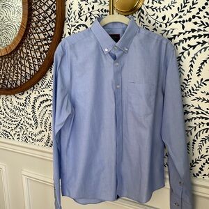UNTUVKit Men’s Size Small Wrinkle Free Shirt